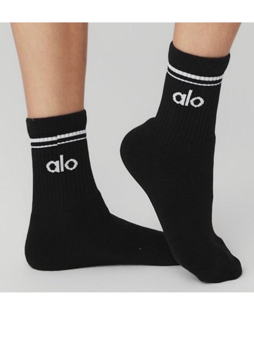 ALO Yoga Unisex Crew Socks Black & White NWT